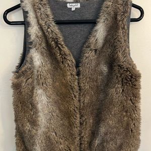 Adorable Girls faux fur Splendid reversible vest